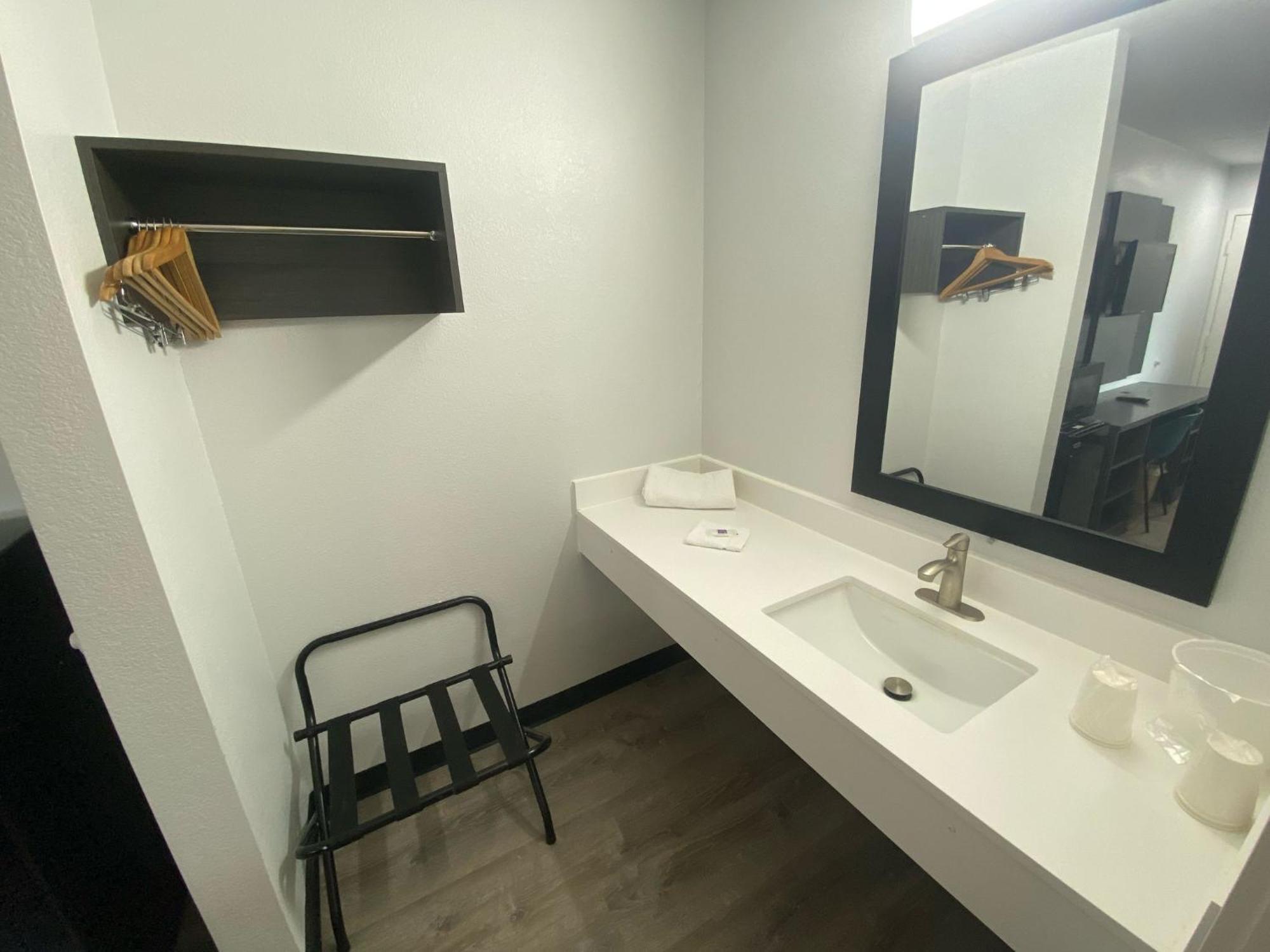 Motel 6-Windsor Locks, Ct - Hartford Εξωτερικό φωτογραφία