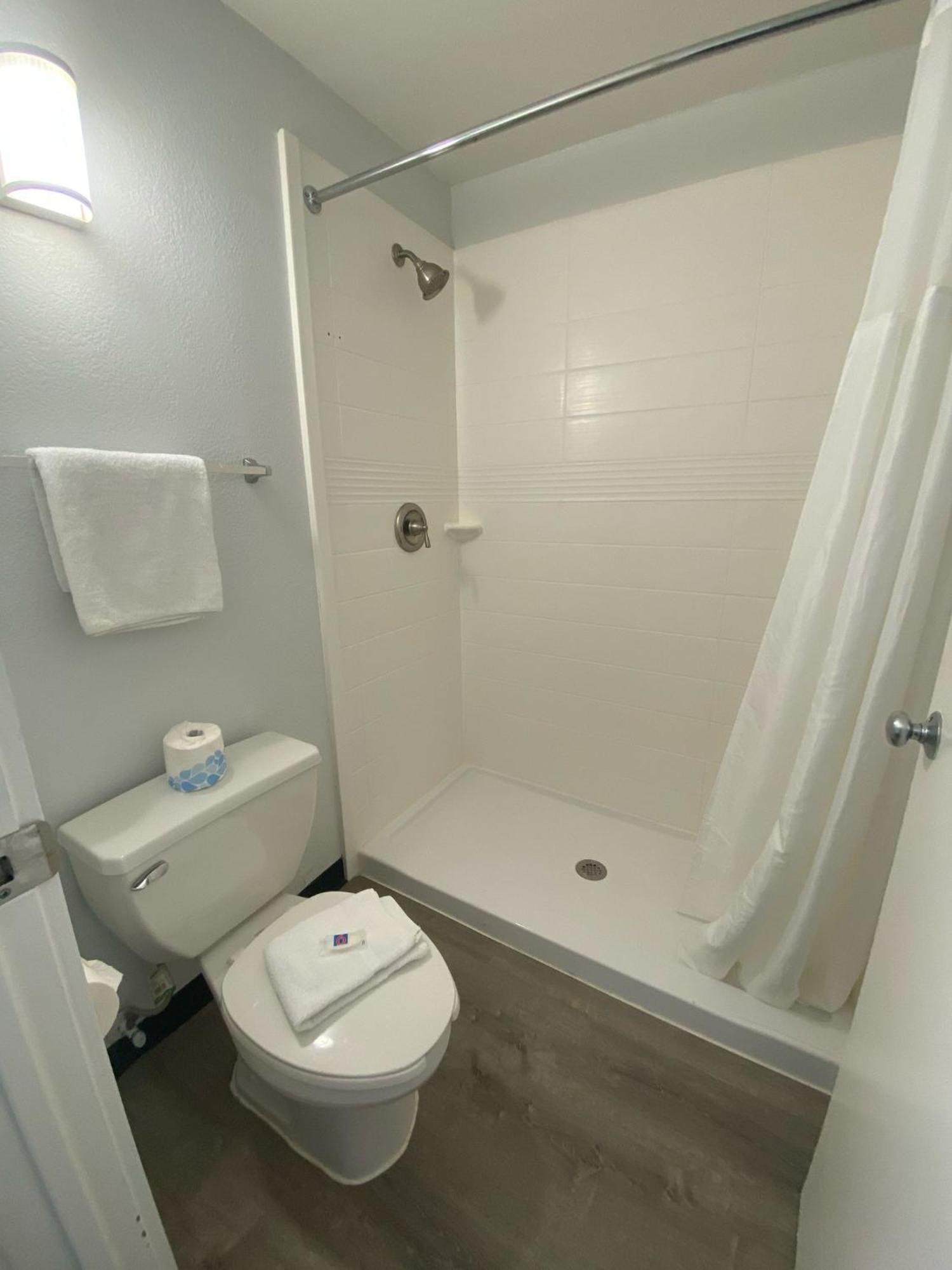 Motel 6-Windsor Locks, Ct - Hartford Εξωτερικό φωτογραφία